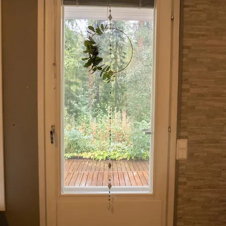 아파트 The Polar Roost